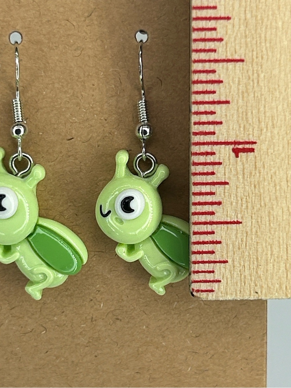 Cute Green Grasshopper Dangle Earrings Lightweight Summer Fashion Jewelry - Picture 2 of 3